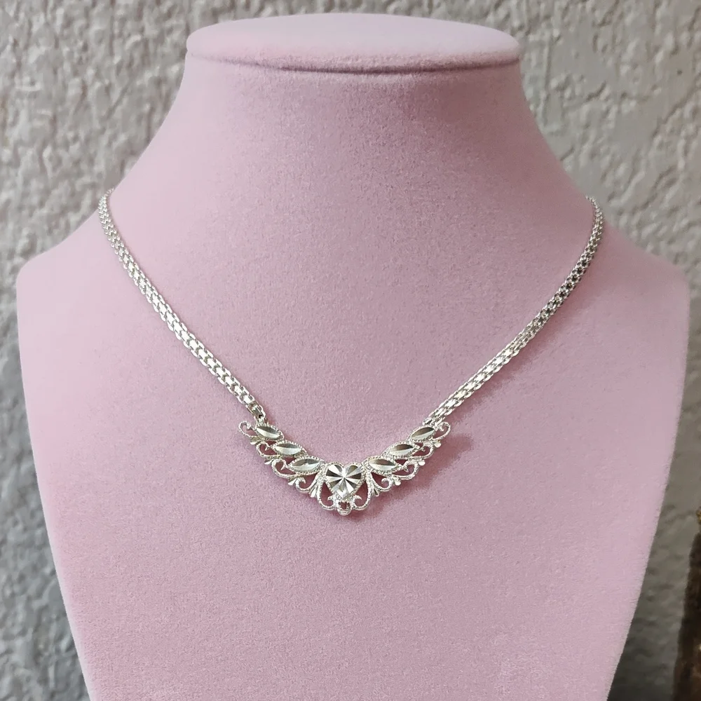 Vintage Sterling BEVERLY HILLS SILVER Filigree Diamond cut Heart Motif Necklace - Picture 3 of 11